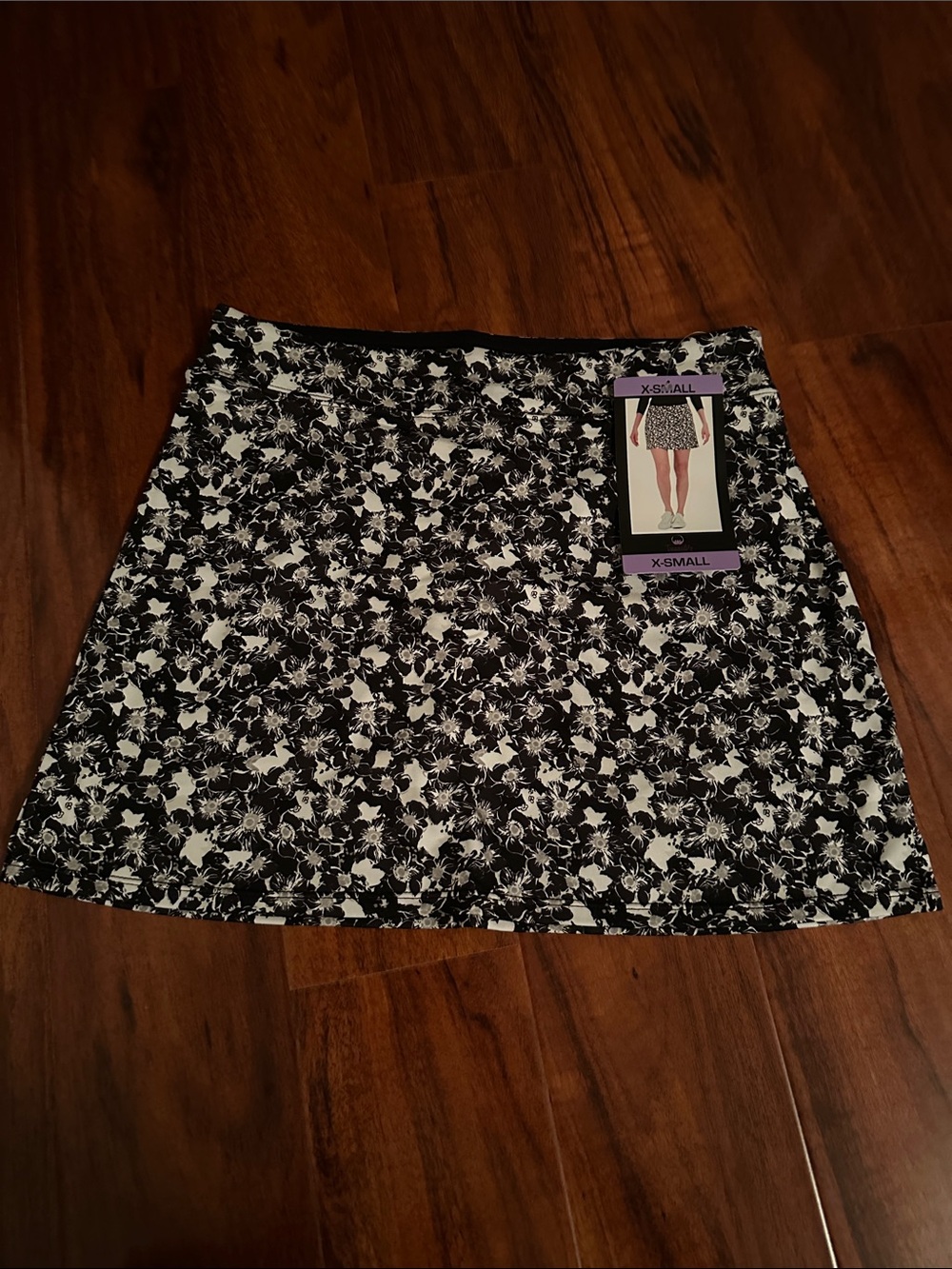 🆕 Colorado Tranquility Clothing Black & White Floral Women Skort.
